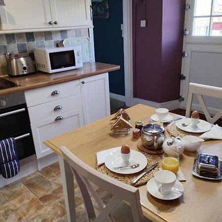 Top Floor At Cantref House Brecon Esterno foto