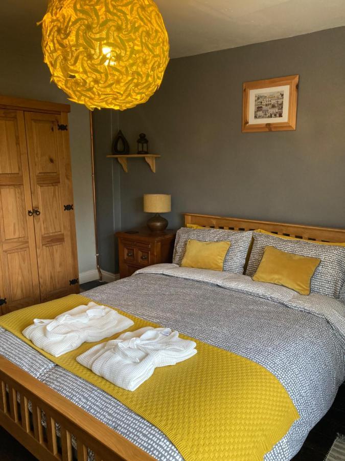 Top Floor At Cantref House Brecon Esterno foto