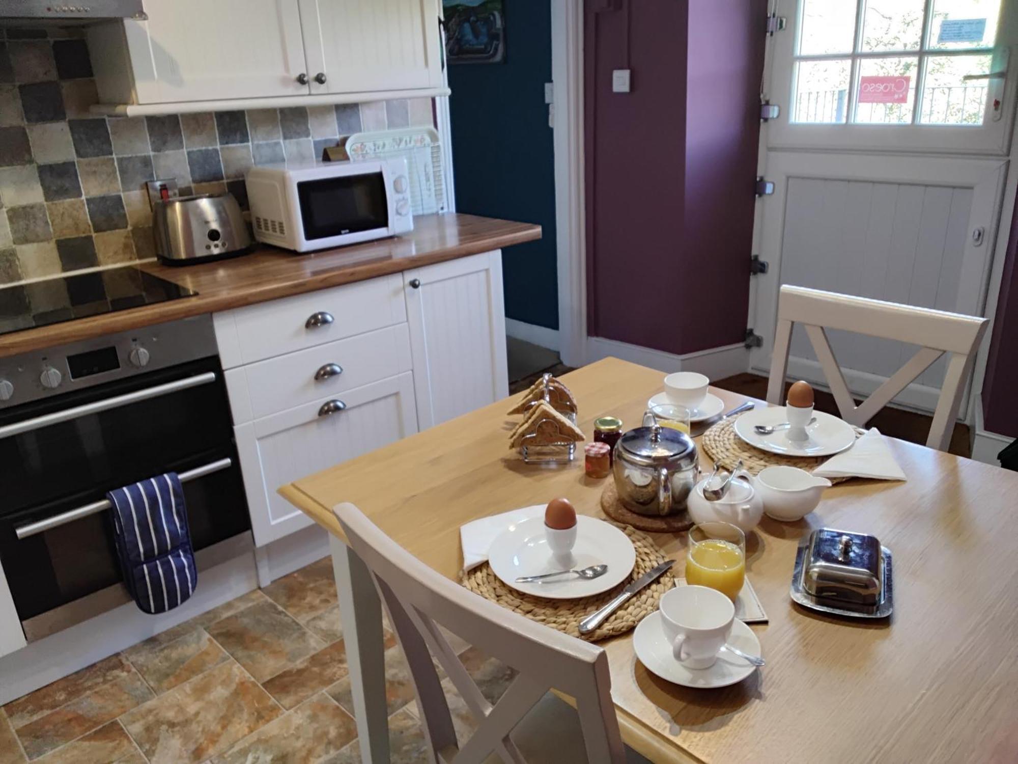 Top Floor At Cantref House Brecon Esterno foto